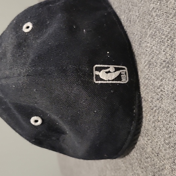 2/$15 Adidas Chicago Bulls Wool Fitted Hat (7 1/8) - Picture 4 of 8